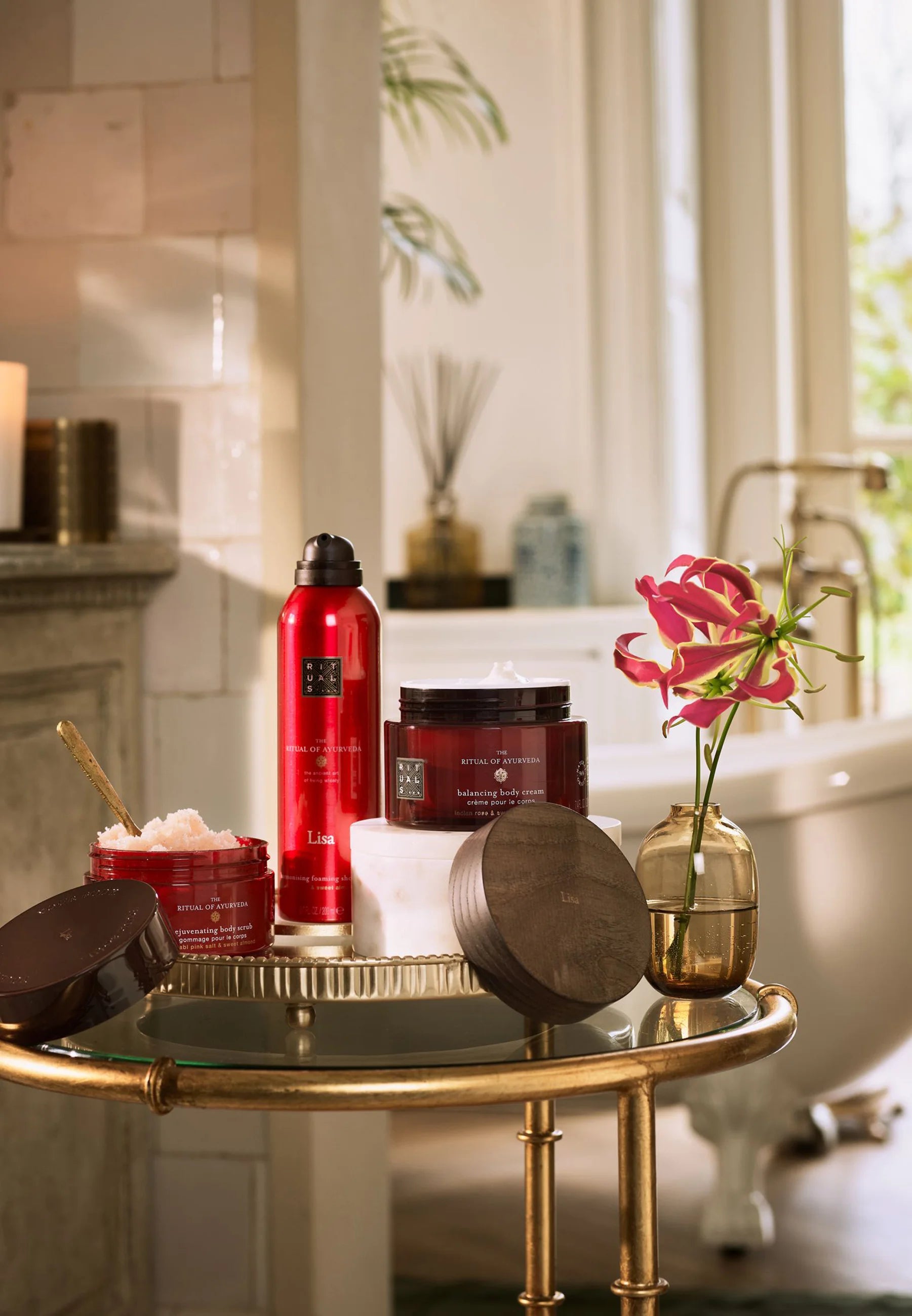 Rituals FOAMING SHOWER GEL - THE RITUAL OF AYURVEDA - SWEET & NUTTY - SWEET ALMOND OIL & INDIAN ROSE - Gel douche